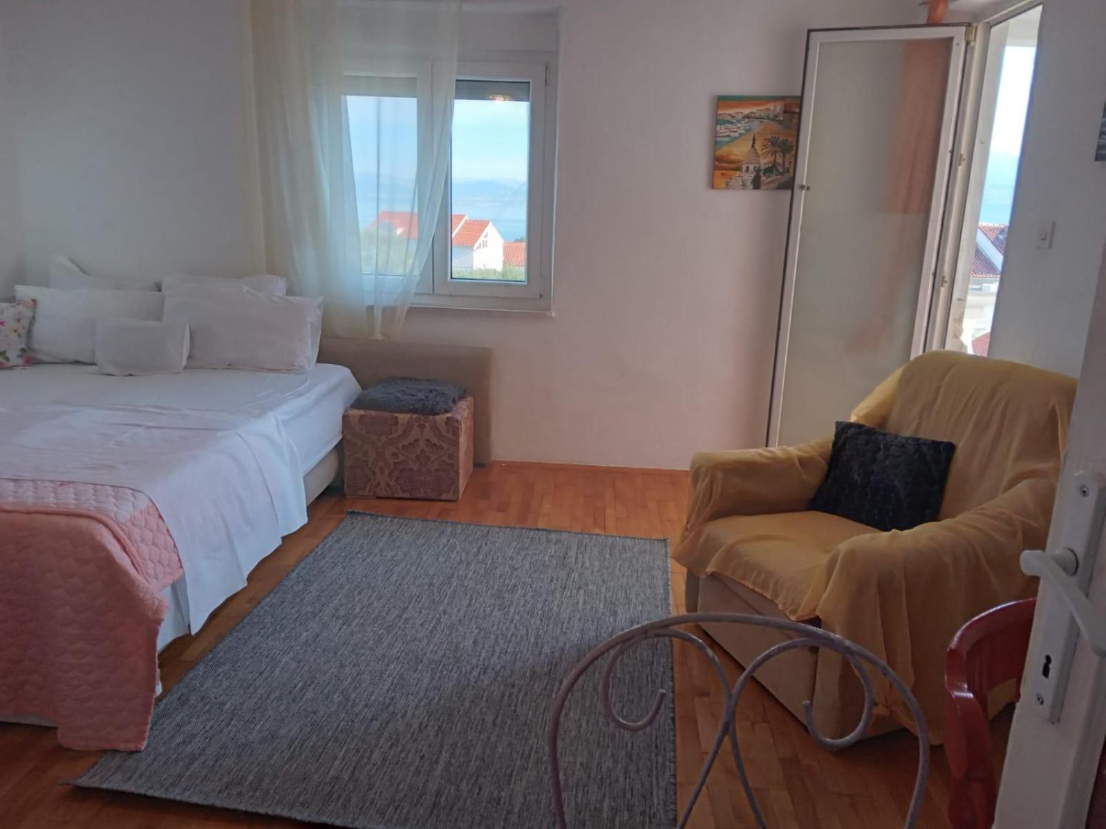 Apartment Ma'Re Supetar Exteriör bild