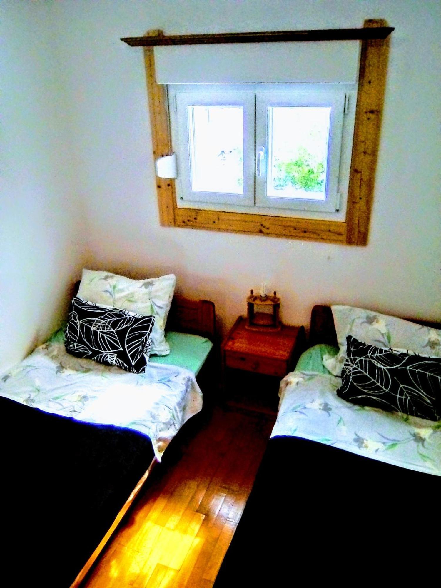 Apartment Ma'Re Supetar Exteriör bild